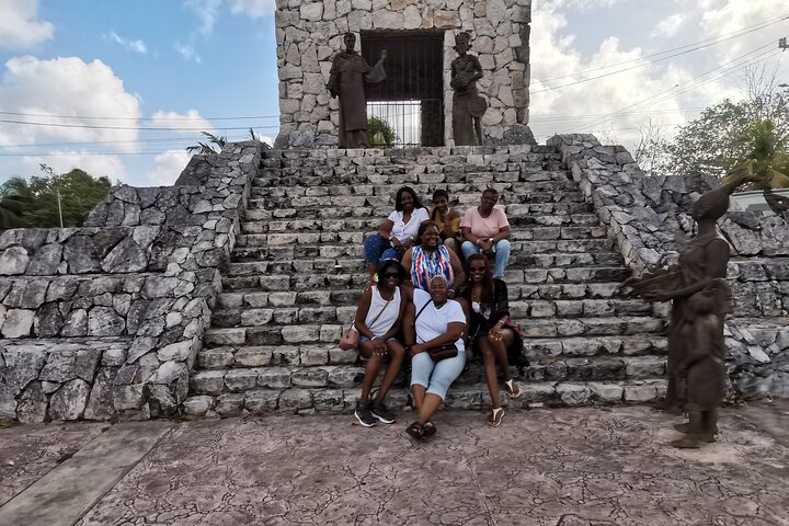 Private Custom Jeep Tour in Cozumel with Lunch and Snorkel  - Image 3