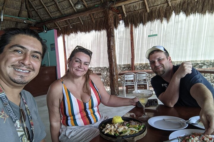 Tacos and Private Bar Hop Tour in Cozumel - Image 3