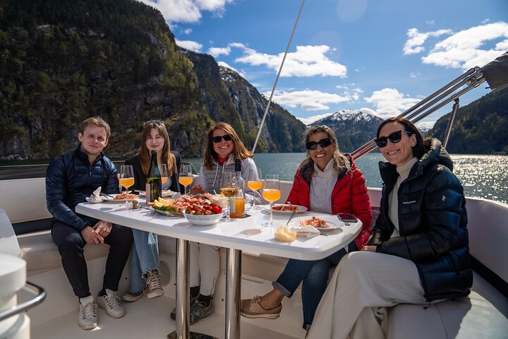 Private Day Cruise in Flåm and Gudvangen, Nærøyfjord - Image 4