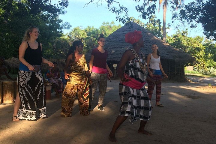 Dar es salaam City Tour - Image 4
