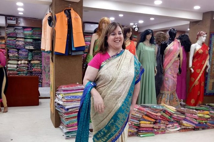 Customized Old & New Delhi Shopping Tour with Female Consultant - Image 2