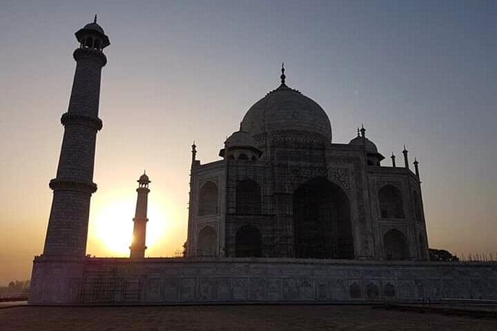From Delhi: Taj Mahal Sunrise Tour and on return back Old Delhi Walking Tour - Image 4