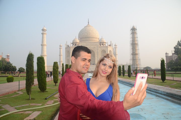 Private Day Tour of Taj Mahal and Agra Fort By fastattrain  - Image 1