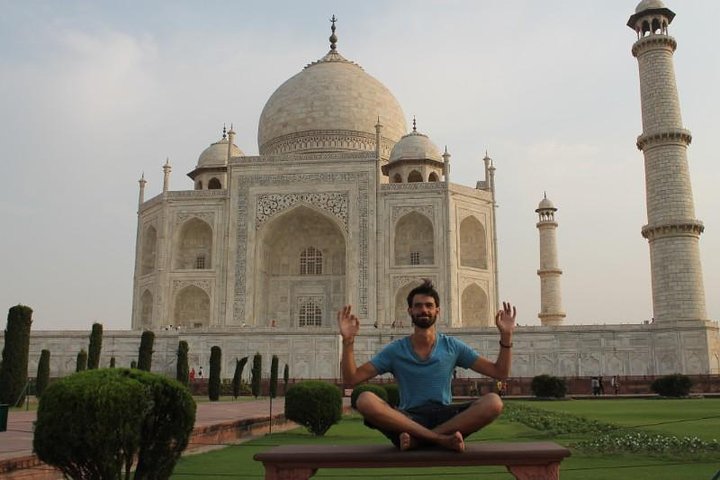 Private Day Tour of Taj Mahal and Agra Fort From Delhi By Car - All Inclusive - Image 4