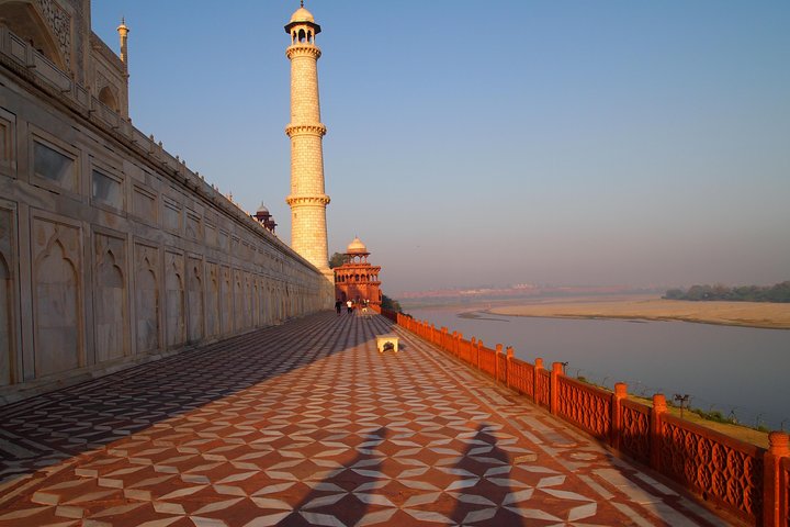 Private Day Trip To Taj Mahal & Agra Fort By Car From Delhi  - Image 4