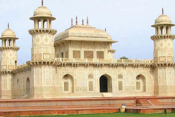Same Day Taj Mahal Tour by Private Car from New Delhi - Image 2