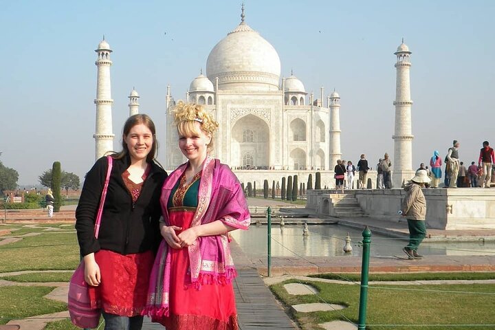 Same day Taj Mahal Tour from Delhi by Car with Lunch & Entry Fees - Image 4