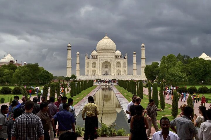 Same day Taj Mahal Tour from Delhi by Car with Lunch & Entry Fees - Image 3