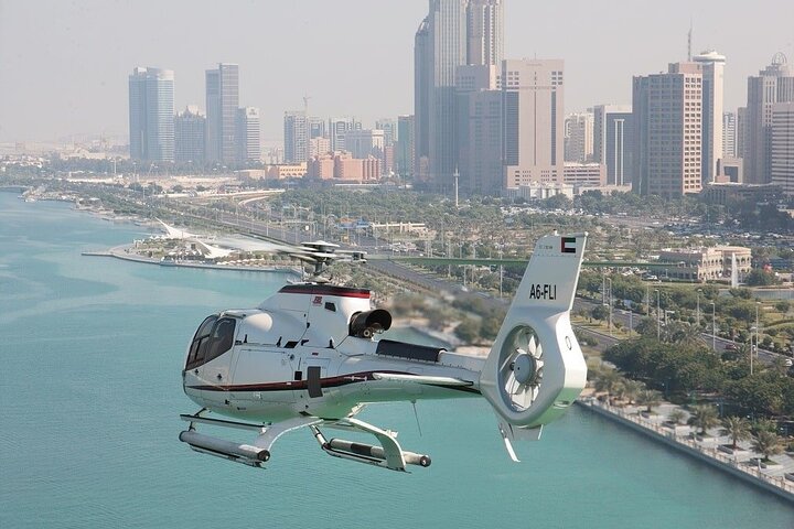 15 Minute Helicopter Ride in Dubai with Optional Transfer - Image 1