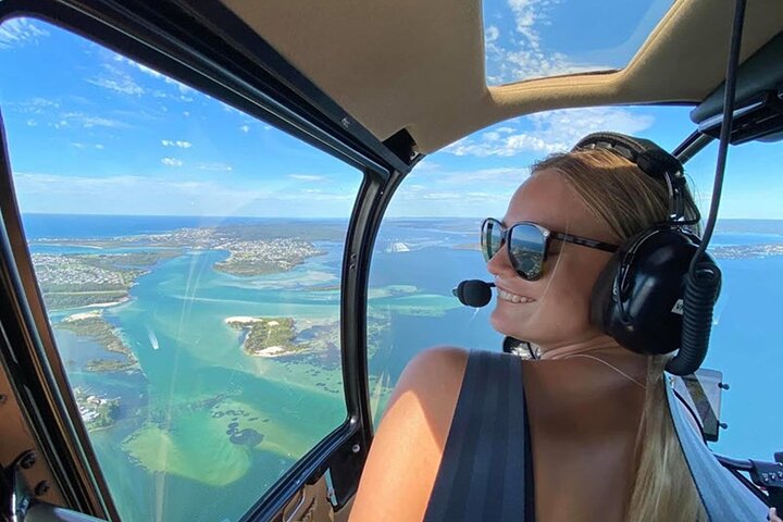 17 Minute Helicopter Ride in Dubai with optional Transfers - Image 2