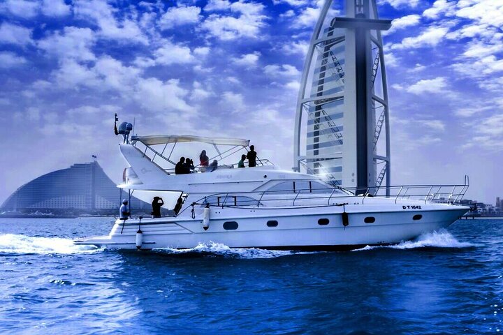 2 Hour Yacht Tour Around Palm Island - Image 5
