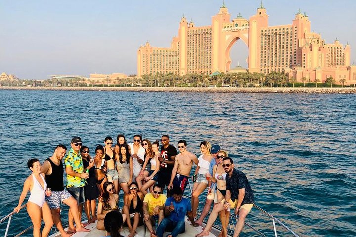2 Hour Yacht Tour Around Palm Island - Image 1