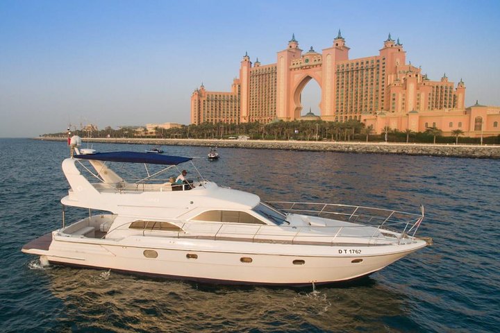 2 Hour Yacht Tour Around Palm Island - Image 2
