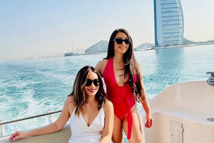 2 Hours Dubai Marina 50ft Private Luxury Yacht Sightseeing Tour - Image 4