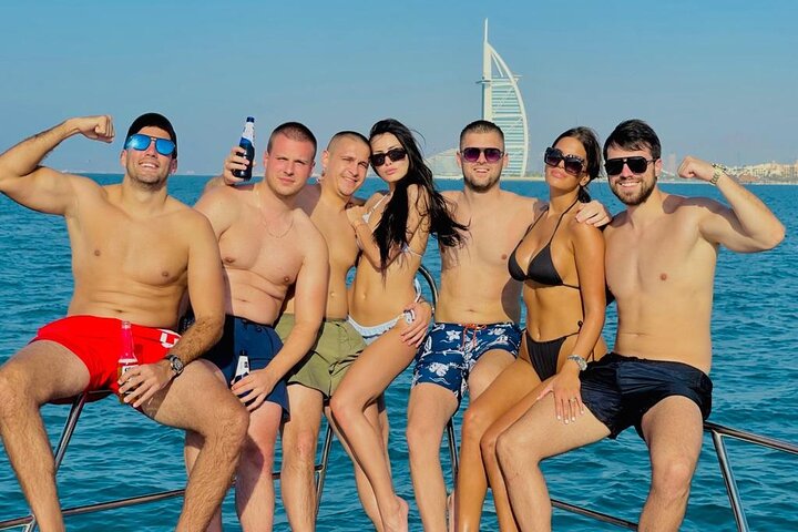 2 Hours Dubai Marina 50ft Private Luxury Yacht Sightseeing Tour - Image 2
