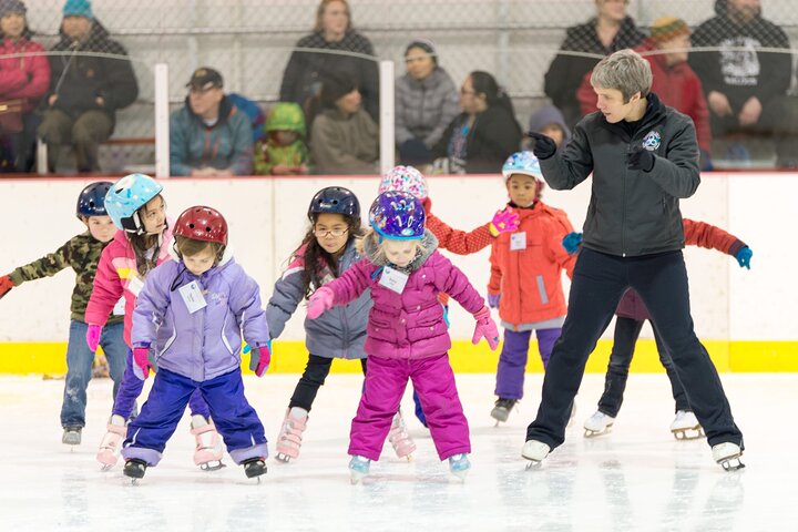 3-Hour Ice Skating Experience in Dubai with optional Transfer - Image 2