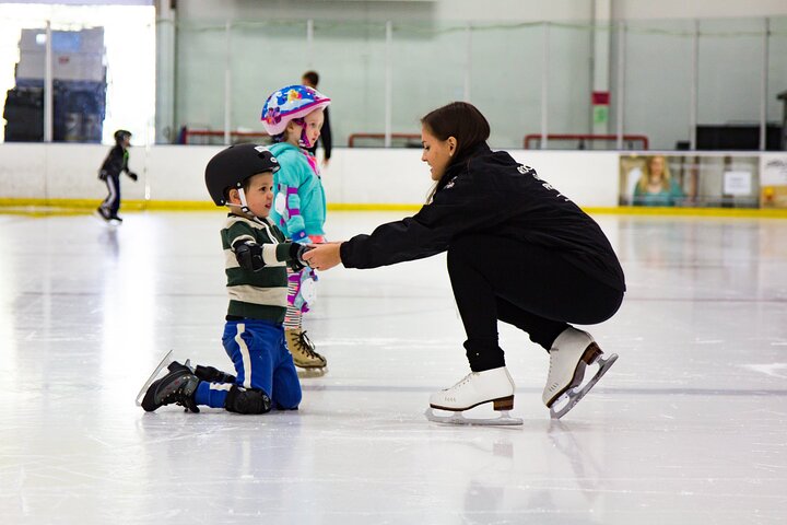 3-Hour Ice Skating Experience in Dubai with optional Transfer - Image 4