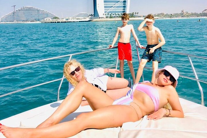 4-Hours Dubai Marina 50ft Private Luxury Yacht Sightseeing Tour - Image 5