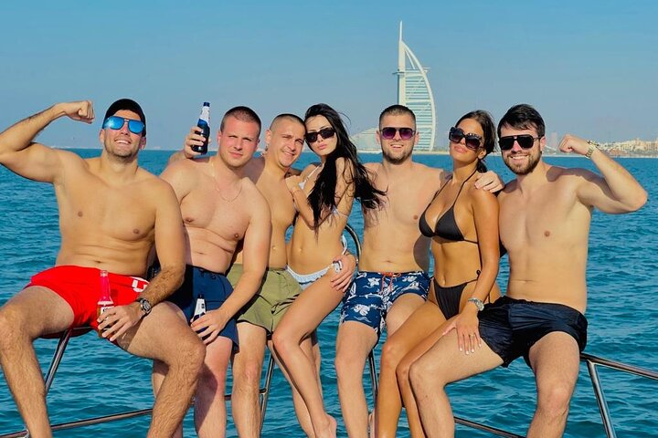 4-Hours Dubai Marina 50ft Private Luxury Yacht Sightseeing Tour - Image 2