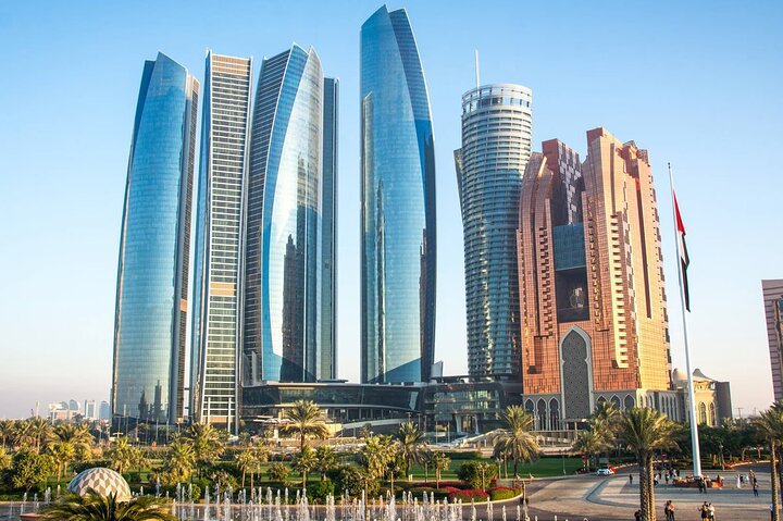 Abu Dhabi City Tour and Qasr AL Watan - Image 3