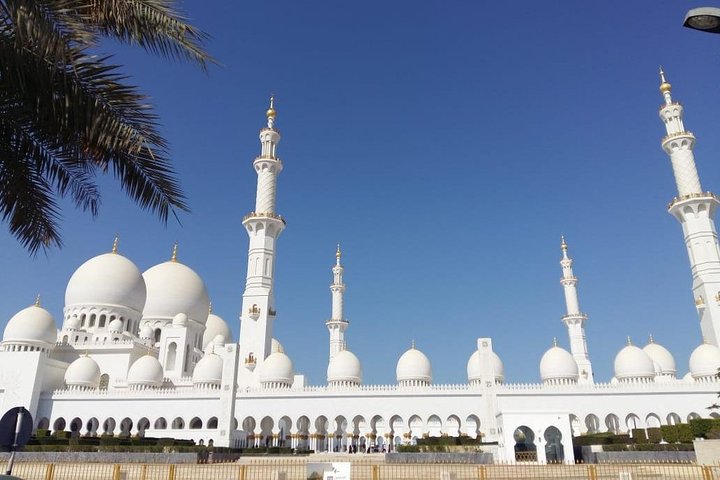 Abu Dhabi City Tour from Dubai - Full-Day Exclusive Tour - Image 1