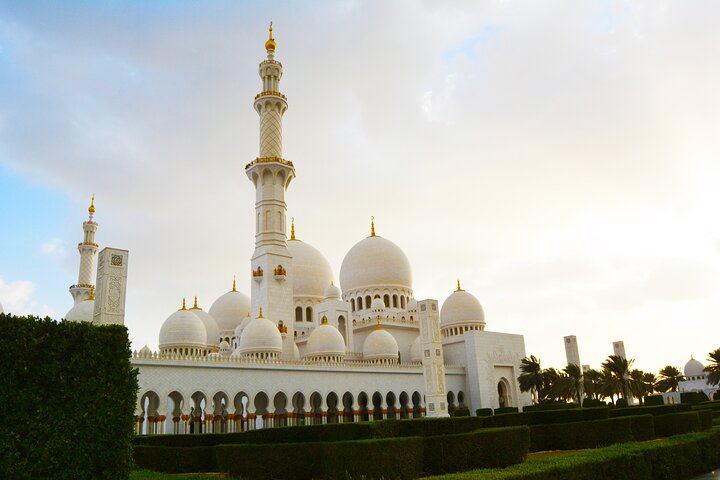 Abu Dhabi City Tour from Dubai with Transportation - Image 1