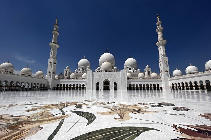  Abu Dhabi City Tour in 4x4 Private Vehicle  - Image 1