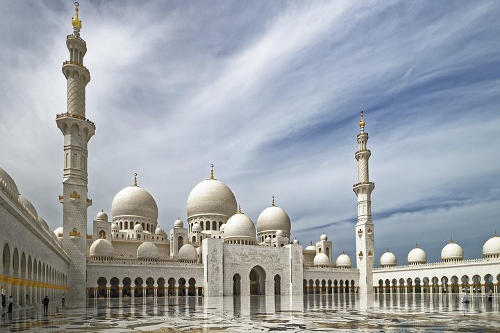 Abu Dhabi City Tour in Full Day Sharing Basis from Dubai - Image 2
