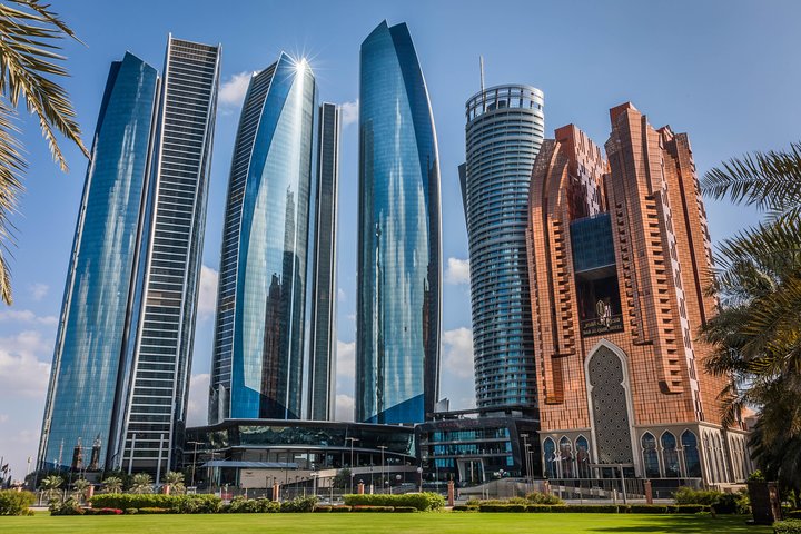 Abu Dhabi City Tour in Full Day Sharing Basis from Dubai - Image 1
