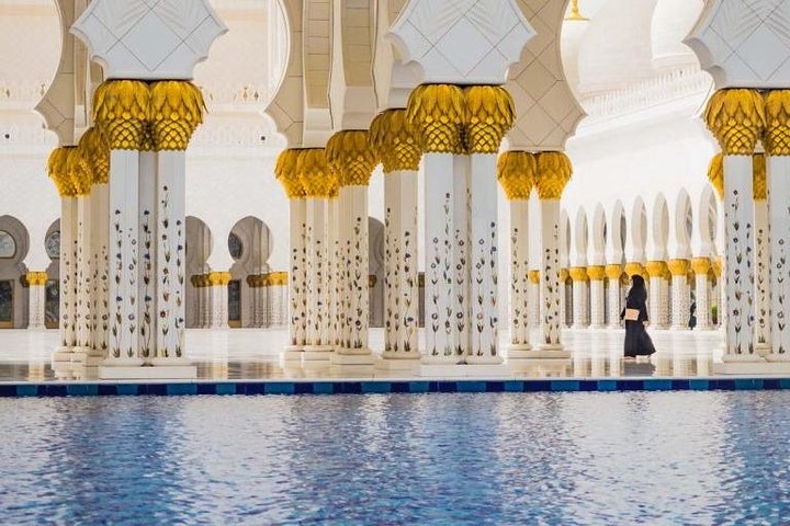 Abu Dhabi City Tour with Buffet Lunch - Image 2