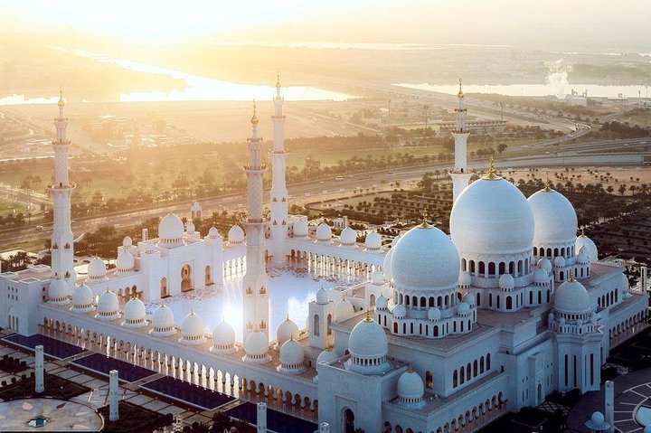 Abu Dhabi City Tour with Ferrari Park - Image 4