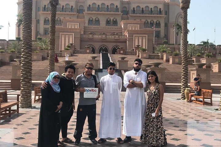 Abu Dhabi City Tour with Ferrari world & Buffet Lunch - Image 4