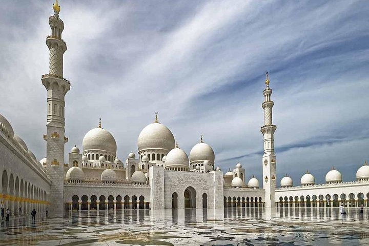Abu Dhabi city tour with Louvre museum - Image 4