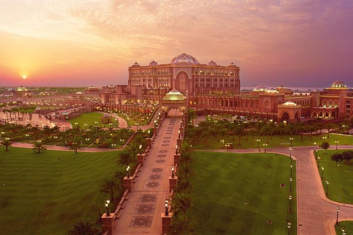 Abu Dhabi City Tour With Lunch At Emirates Palace - Image 1