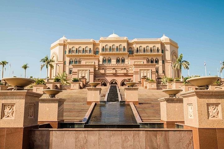 Abu Dhabi City Tour With Royal Buffet Lunch  - Image 2