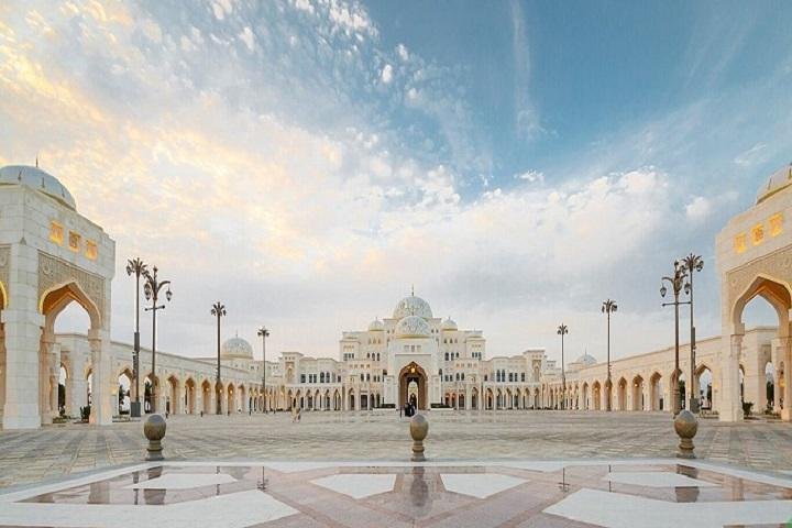 Abu Dhabi City Tour With Royal Buffet Lunch  - Image 3