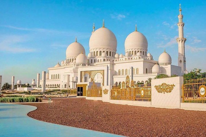 Abu Dhabi City Tour with Sheikh Zayed Grand Mosque from Dubai - Image 2
