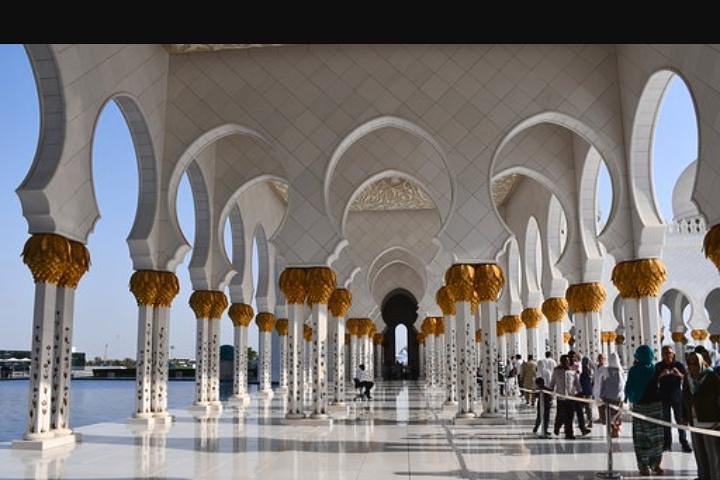 Abu Dhabi Day Trip with Grand Mosque and louvre Abu Dhabi - Image 5