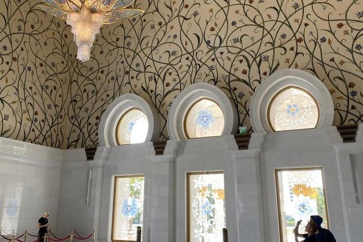 Abu Dhabi Day Trip with Grand Mosque and louvre Abu Dhabi - Image 4