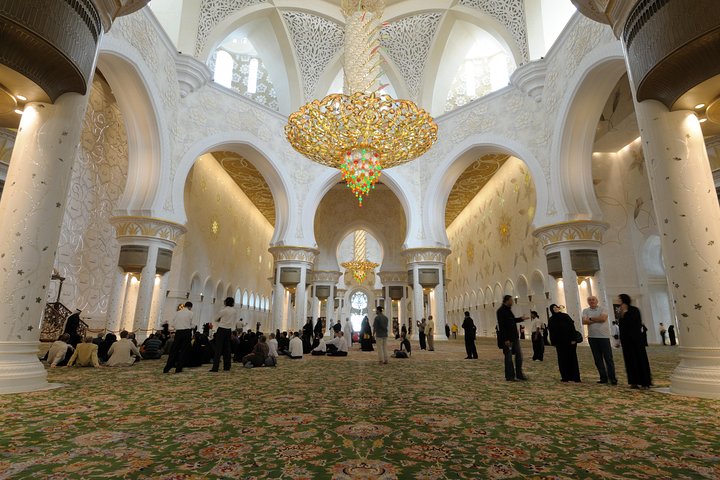 Abu Dhabi Full-Day Tour from Dubai With Spanish-Speaking Guide - Image 3