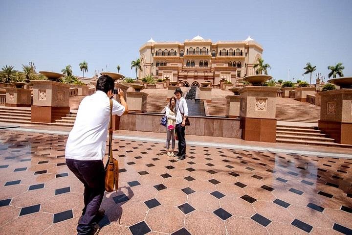 Abu Dhabi private City Tour - A journey to The Capital(Weddings & Honeymoon ) - Image 4