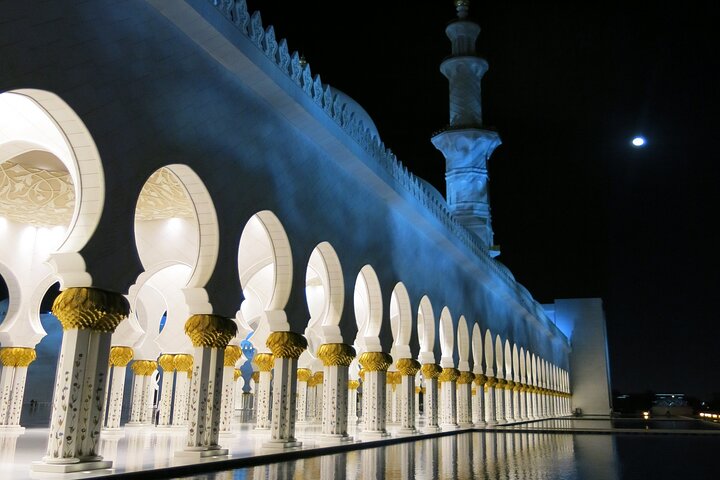 Abu Dhabi Sheikh Zayed Grand Mosque Tour - Image 5