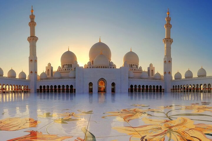 Abu Dhabi Sheikh Zayed Grand Mosque Tour - Image 1