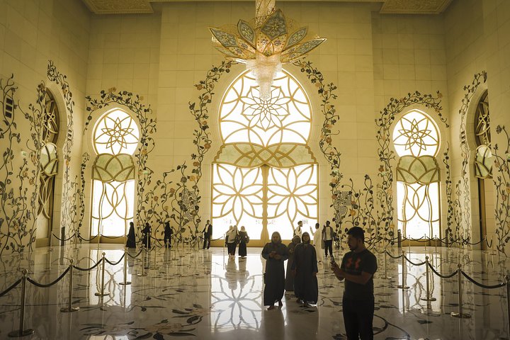 Abu Dhabi Sheikh Zayed Mosque Half-Day Tour from Dubai - Image 5