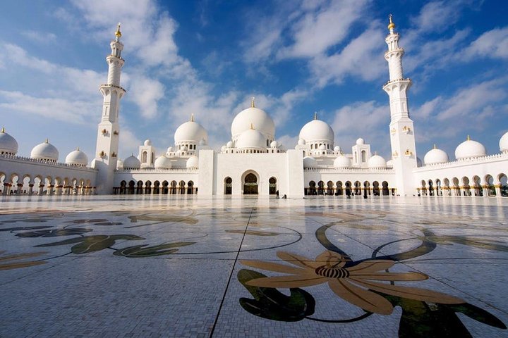 Abu Dhabi, Shiekh Zayed Mosque And Ferrari World Tour - Image 1