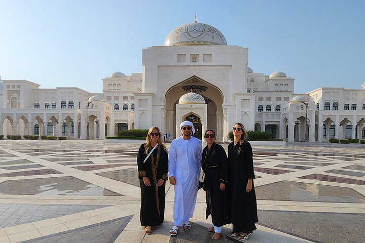 Abu Dhabi Tour from Dubai:The Mosque, Qasr Al watan, Etihad Tower - Image 1
