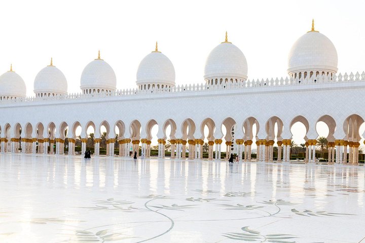 Abu Dhabi Tour With Louvre Museum Admission & Lunch - Image 1