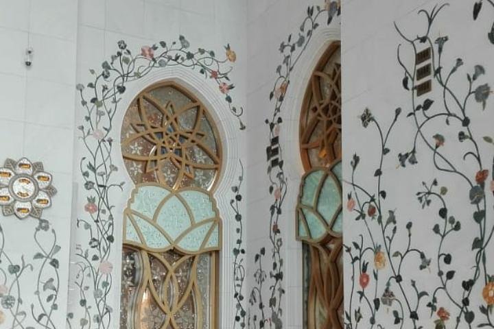 Abu Dhabi tour with Sheikh Zayed Grand Mosque ,and Qasr Al Watan - Image 2