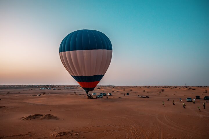 Adventure Hot Air Balloon with Buffet Breakfast, In Flight Falcon Show and More - Image 5