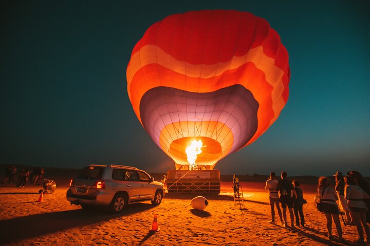 Adventure Hot Air Balloon with Buffet Breakfast, In Flight Falcon Show and More - Image 1